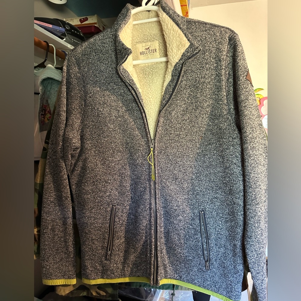 Hollister men’s sweatshirt